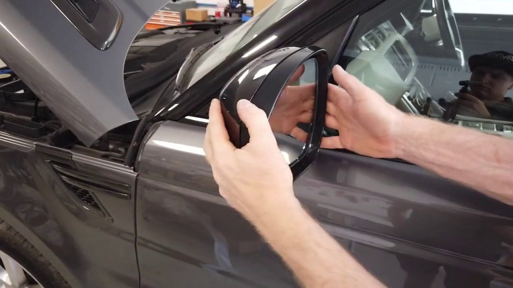 Picture of: How to replace the door wing mirror glass on Range Rover Sport L