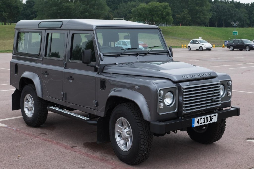 Picture of: Land Rover Defender (L)
