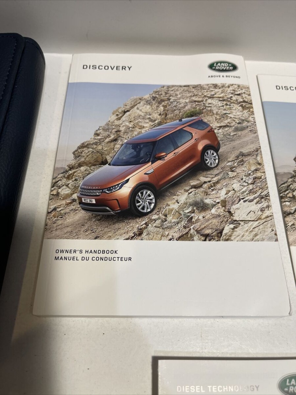 Picture of: Land Rover Discovery owners handbook manual & portfolio