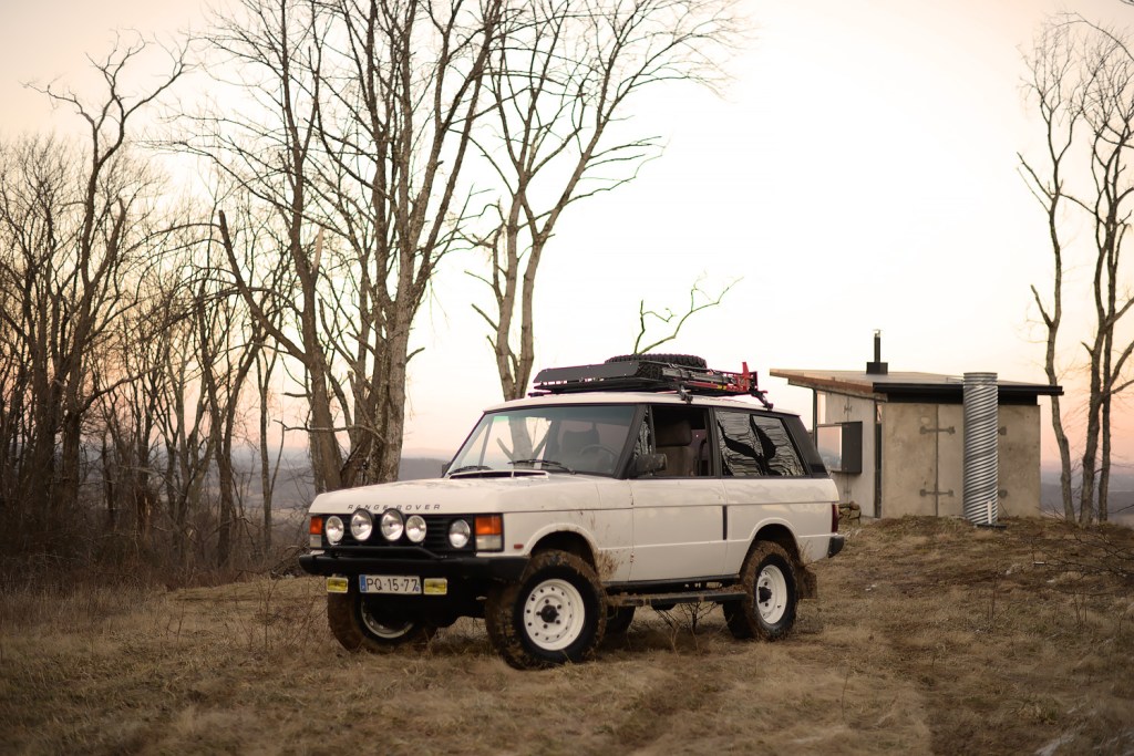 Picture of: Land Rover, Range Rover Classic – Commonwealth Classics